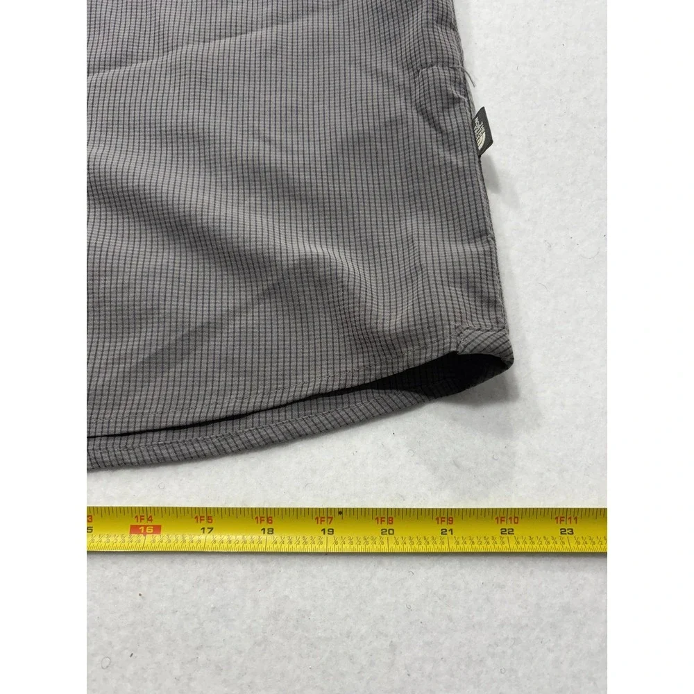 The North Face Shirt Mens Medium Gray Check Short Sleeve Button Up Hiking Casual